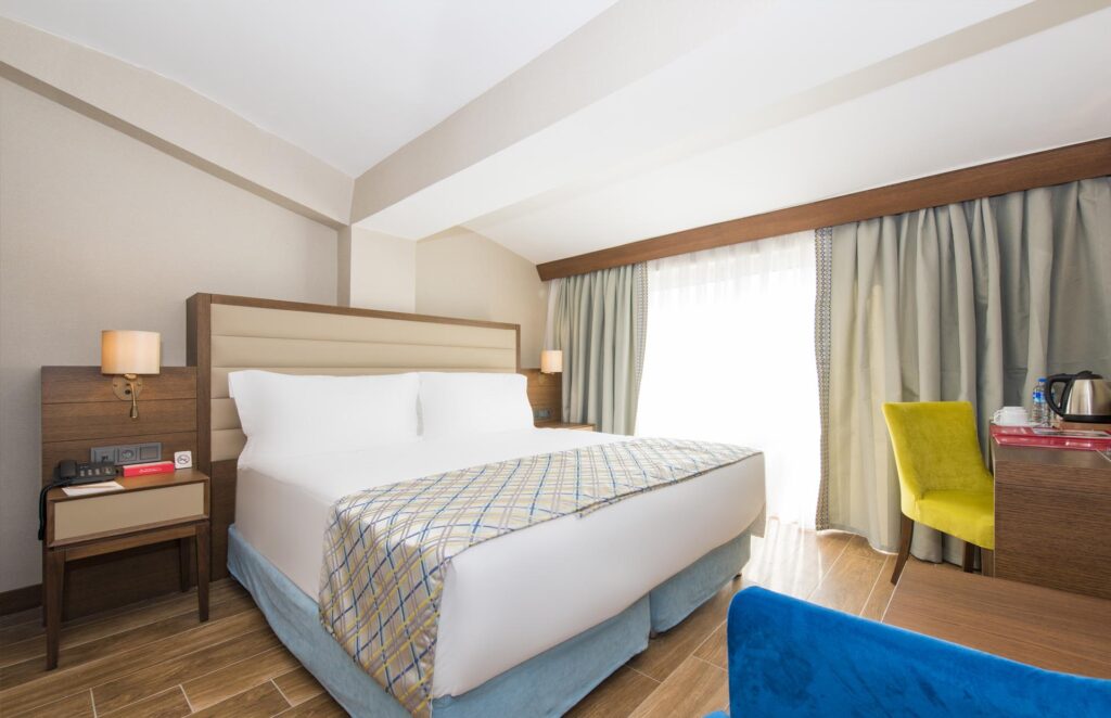 Ramada Hotel Antalya | Chambre de luxe avec vue sur la ville - Hotel turquie 