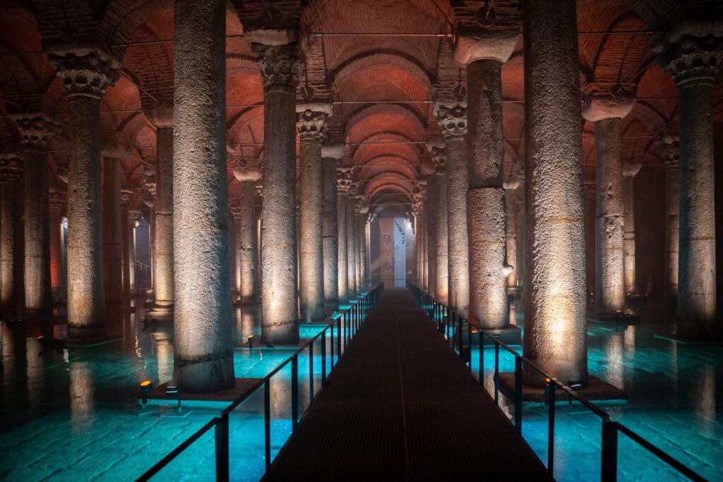 Découvrir les merveilles souterraines d'Yerebatansarnici, le palais des eaux de Constantinople -Hotel Turquie 