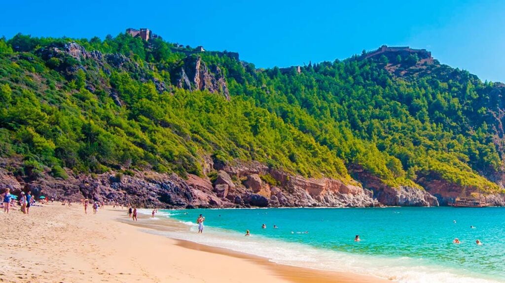 Détente et baignade : Les superbes plages d'Antalya vous attendent- Hotel Turquie 