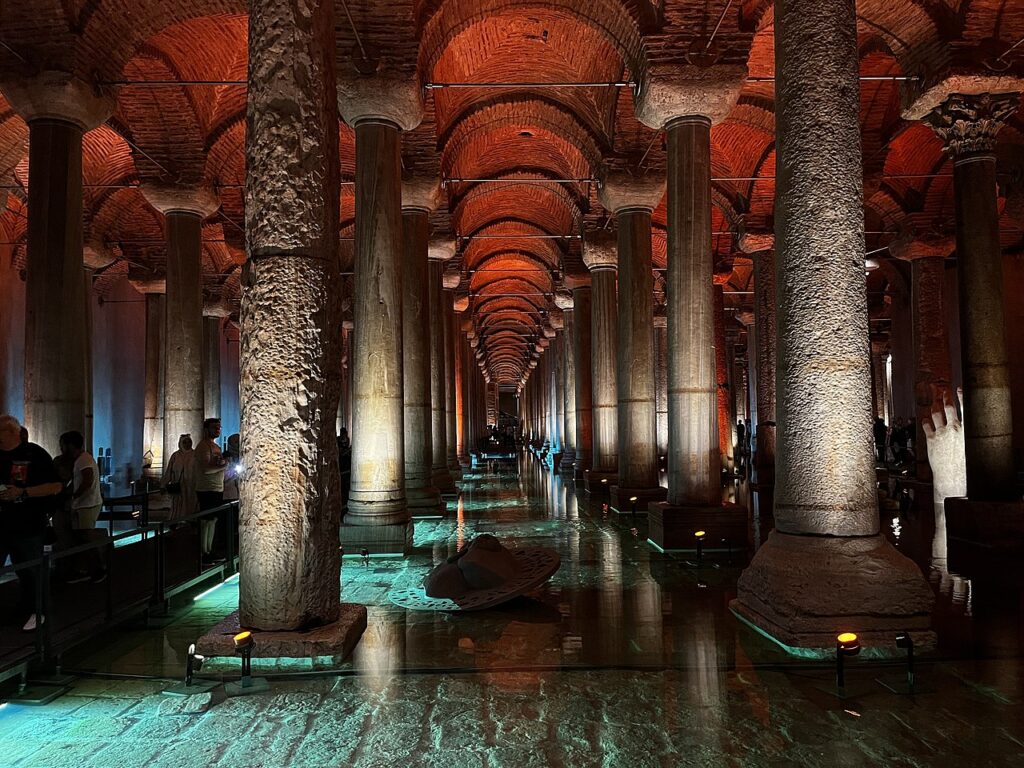 La Citerne Basilique : un trésor souterrain de l'époque byzantineb - Hotel Turquie 