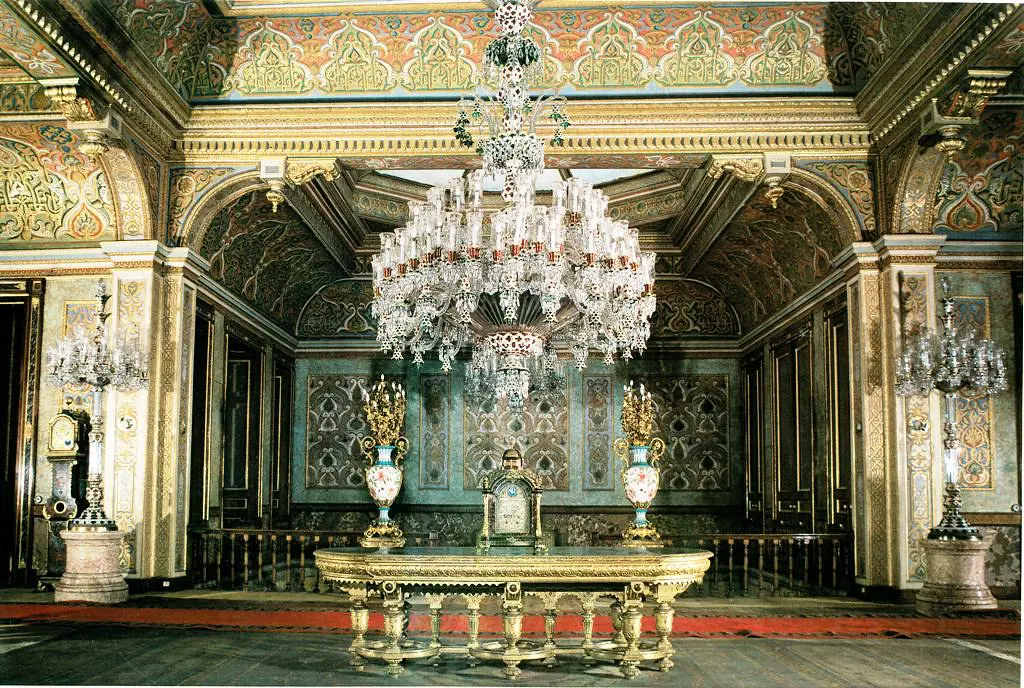 Que faire à Uskudar ? 7. Palais Beylerbeyi – palais au bord de l’eau - Hotel Turquie