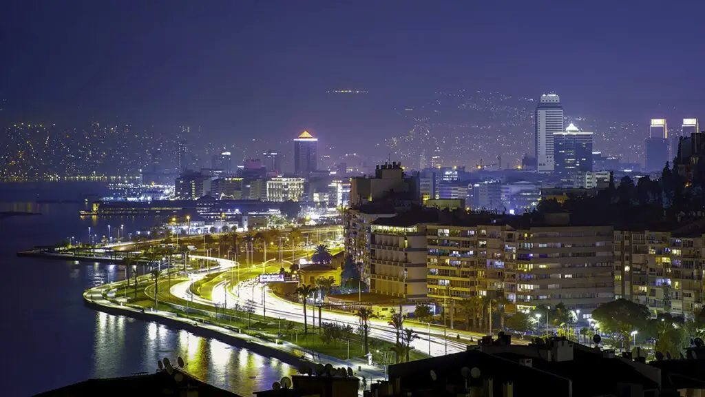 Meilleure vie nocturne à Izmir : choses à faire lors d'une soirée à Izmir-Hotel Turquie -